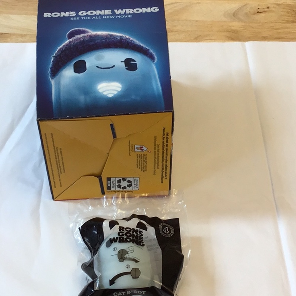 🎁5 for $10 Sale🎁Ron’s Gone Wrong Cat B*Bot 4 McDonald’s Happy Meal